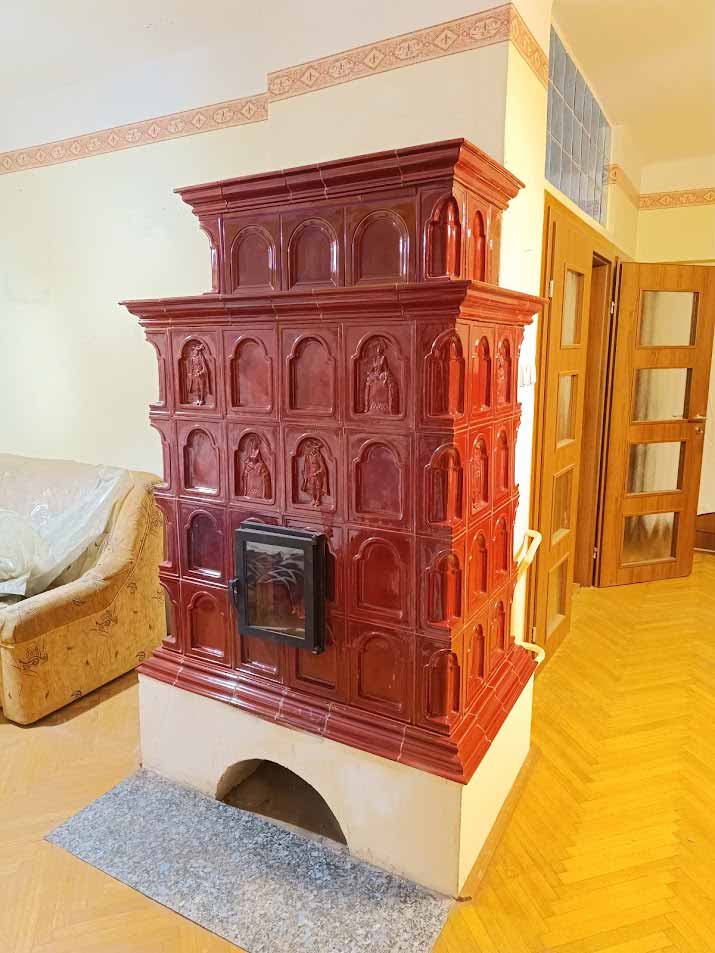 kachlova pec rekonstrukcia cervena